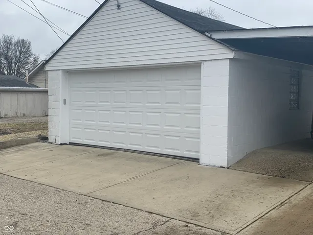 $1,595 | 717 North Emerson Avenue, Indianapolis, IN 46219