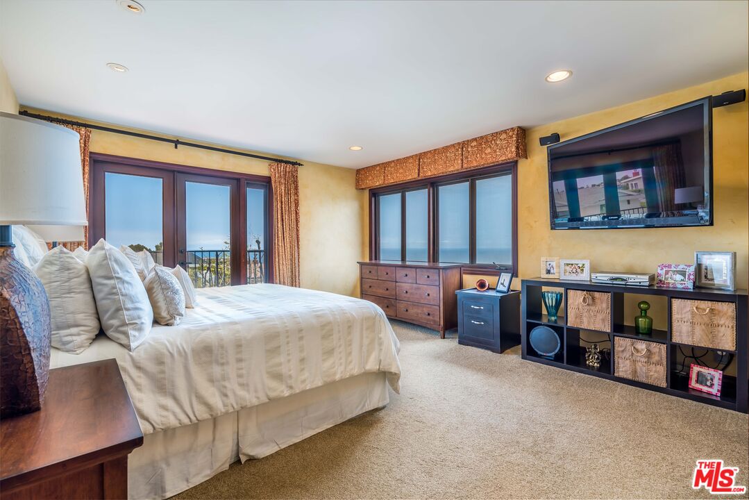 3643 Oceanhill Way Malibu, CA 90265 - Photo 13 of 24