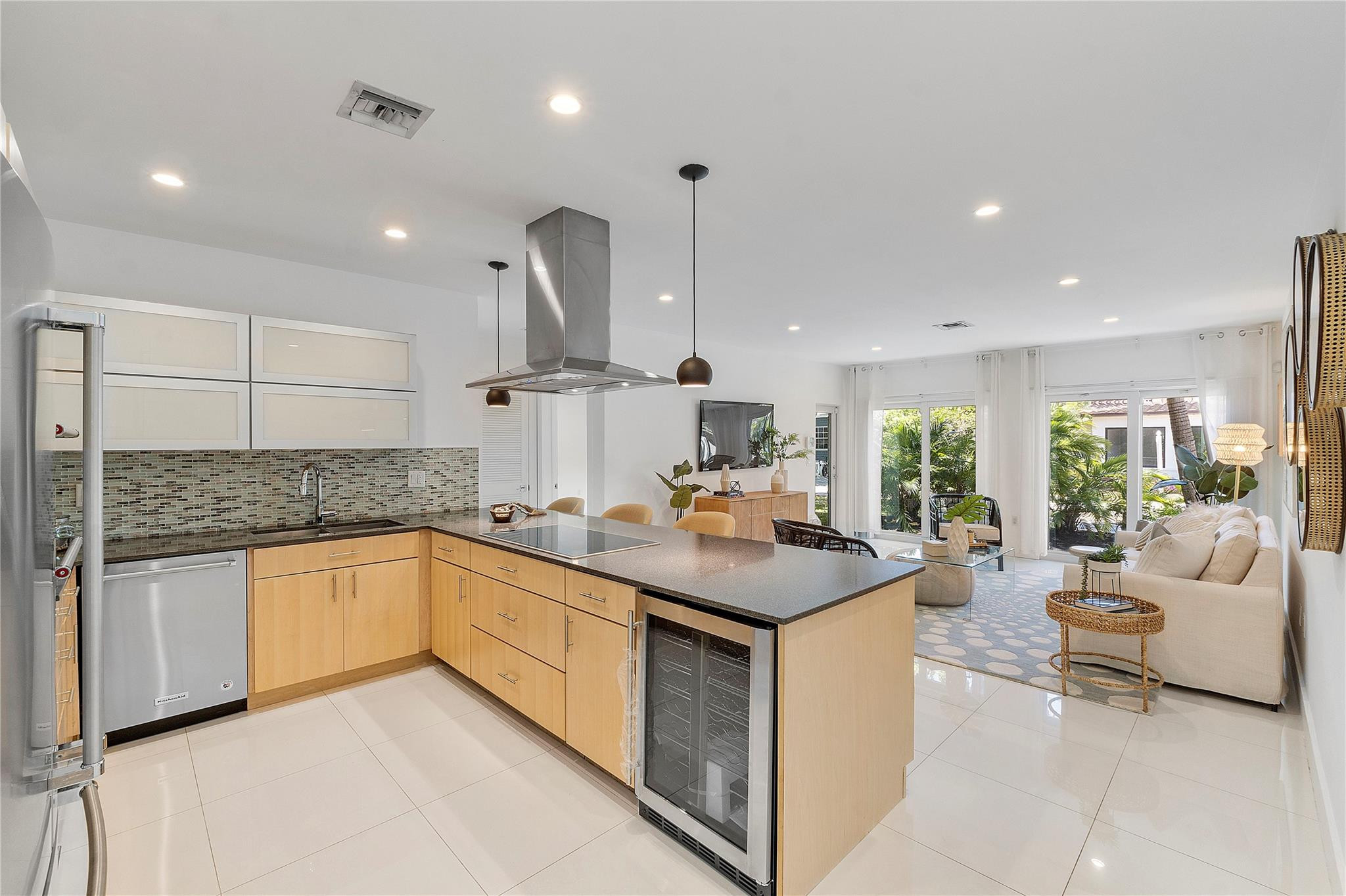 720 Northeast 17th Road Fort Lauderdale, FL 33304 - Photo 18 of 53 Photo 18