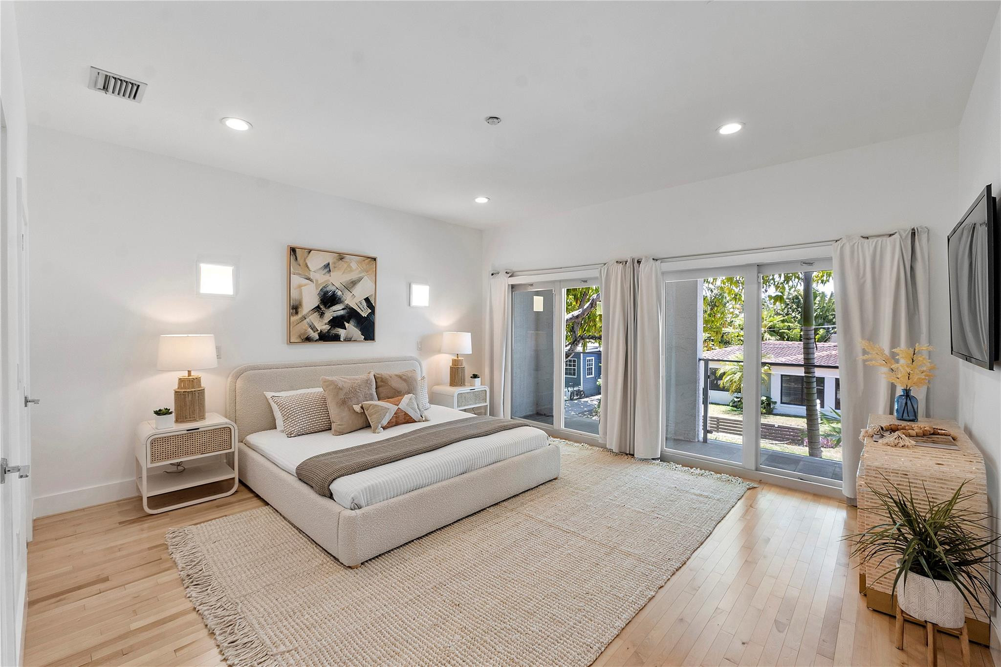720 Northeast 17th Road Fort Lauderdale, FL 33304 - Photo 26 of 53 Photo 26