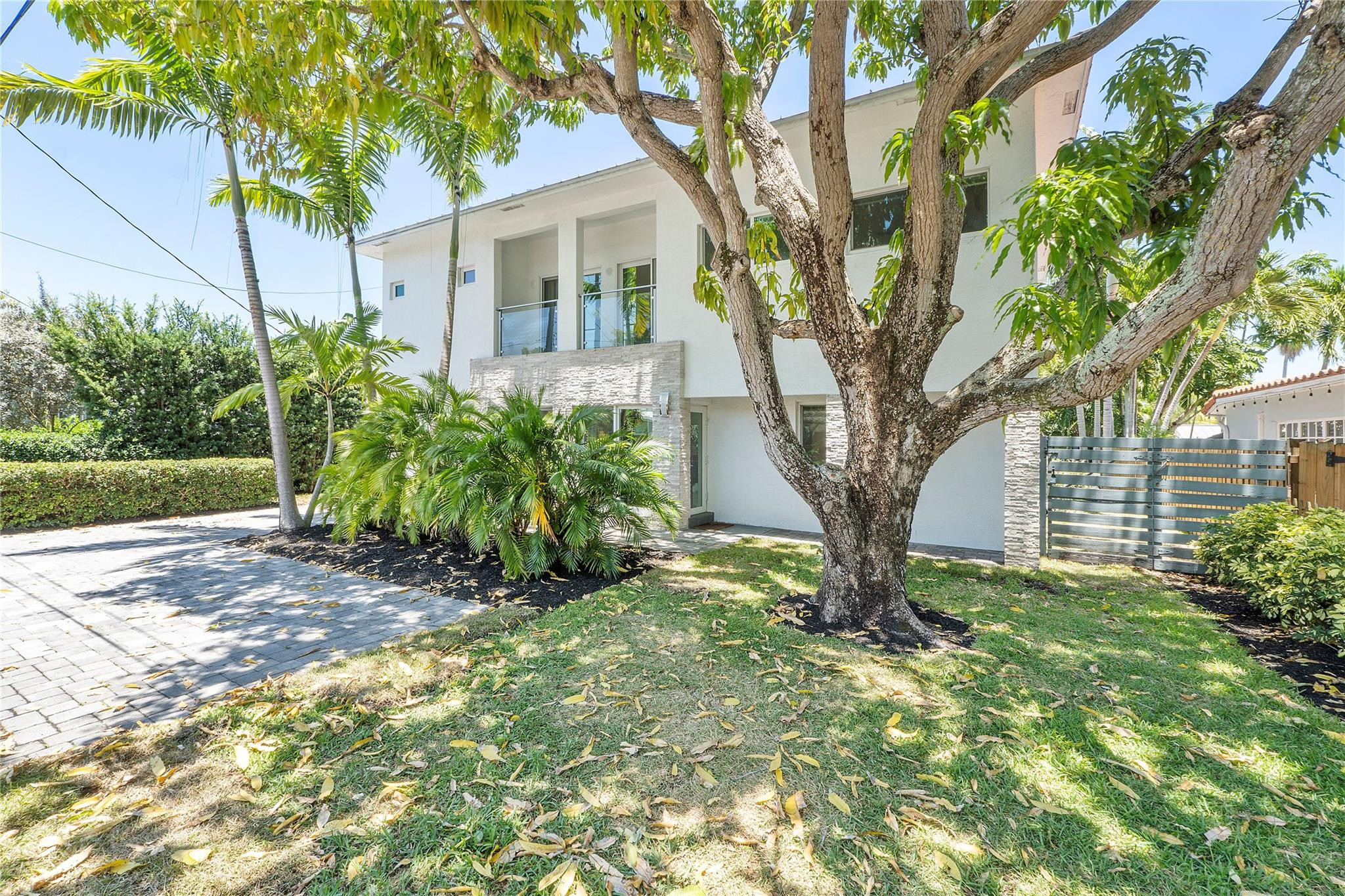 720 Northeast 17th Road Fort Lauderdale, FL 33304 - Photo 3 of 53 Photo 3