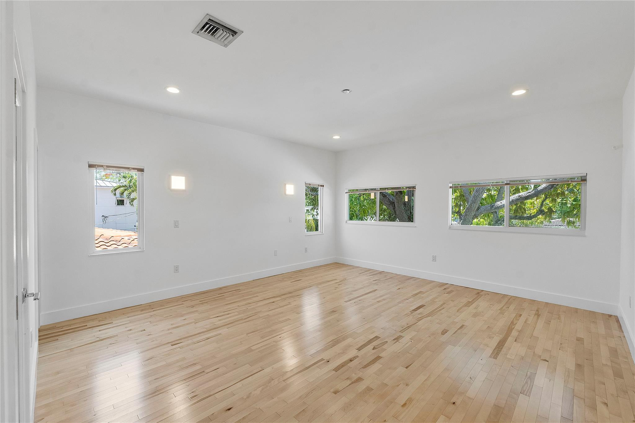 720 Northeast 17th Road Fort Lauderdale, FL 33304 - Photo 38 of 53 Photo 38