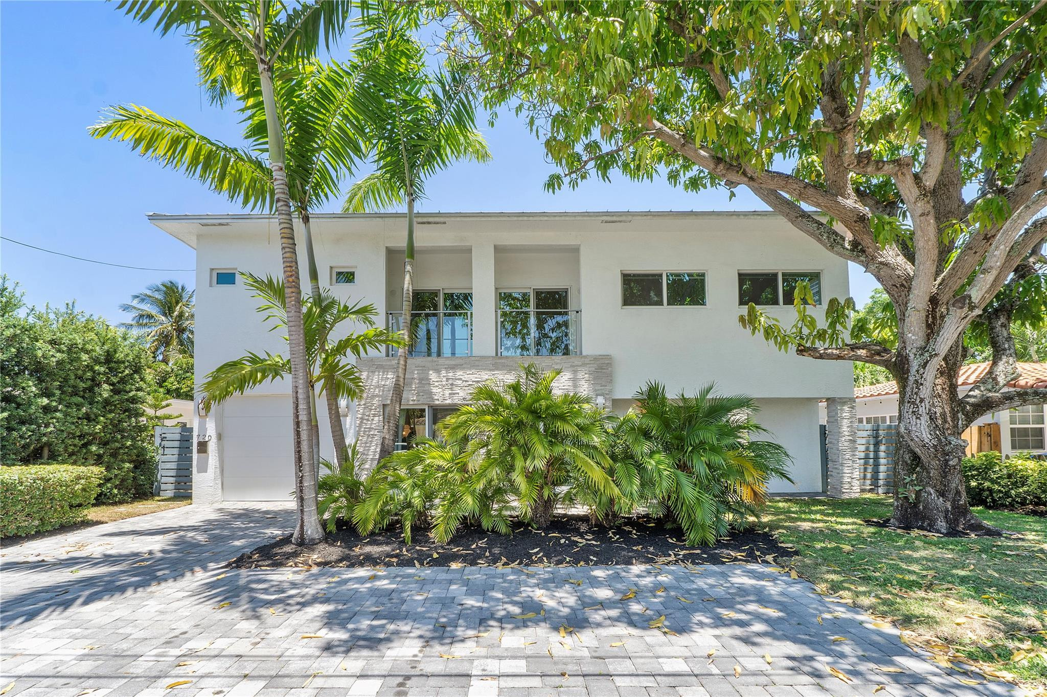 720 Northeast 17th Road Fort Lauderdale, FL 33304 - Photo 4 of 53 Photo 4
