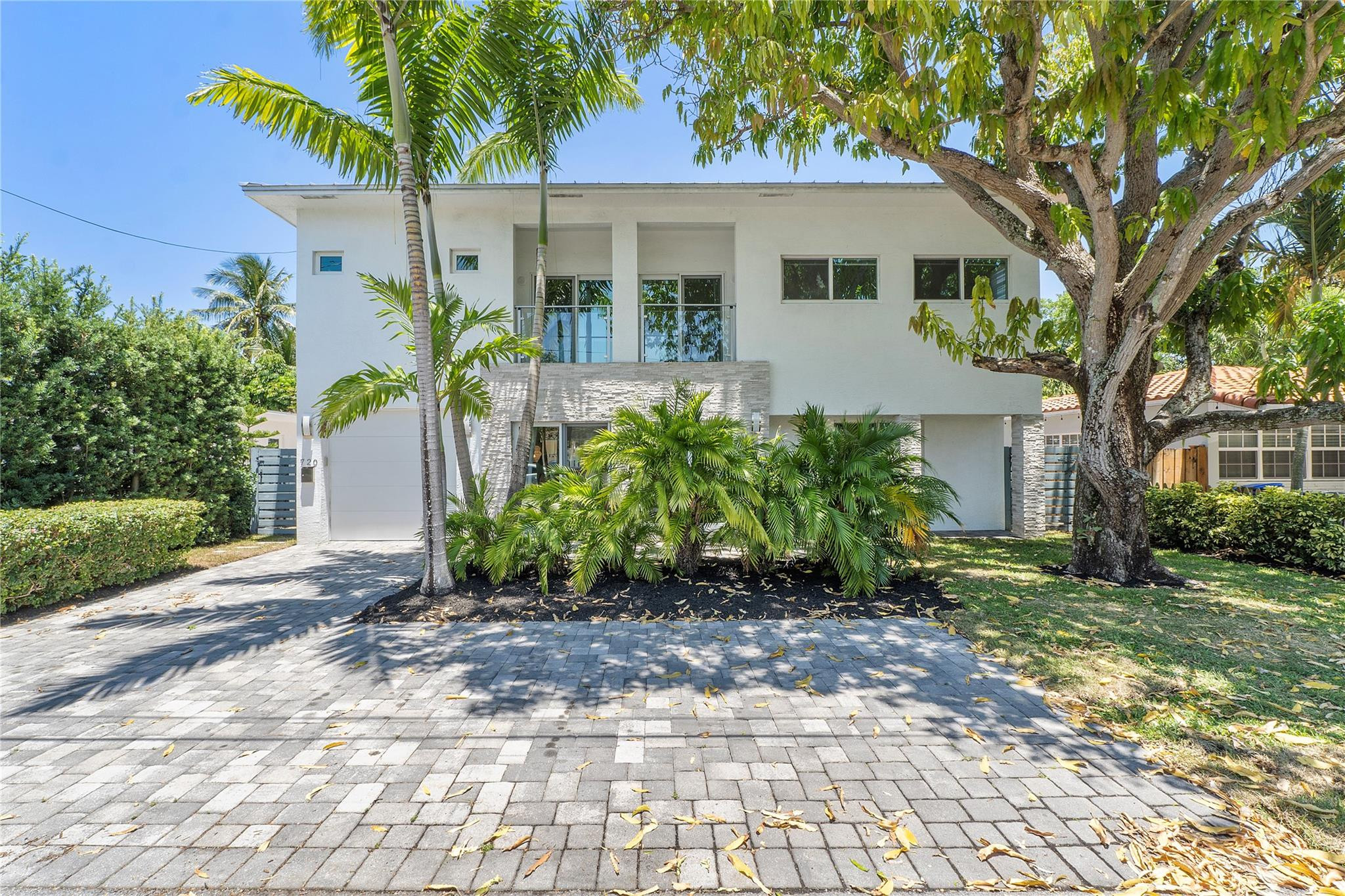 720 Northeast 17th Road Fort Lauderdale, FL 33304 - Photo 5 of 53 Photo 5