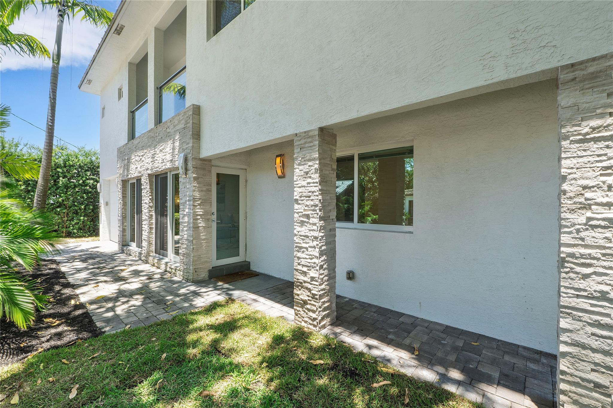 720 Northeast 17th Road Fort Lauderdale, FL 33304 - Photo 7 of 53 Photo 7
