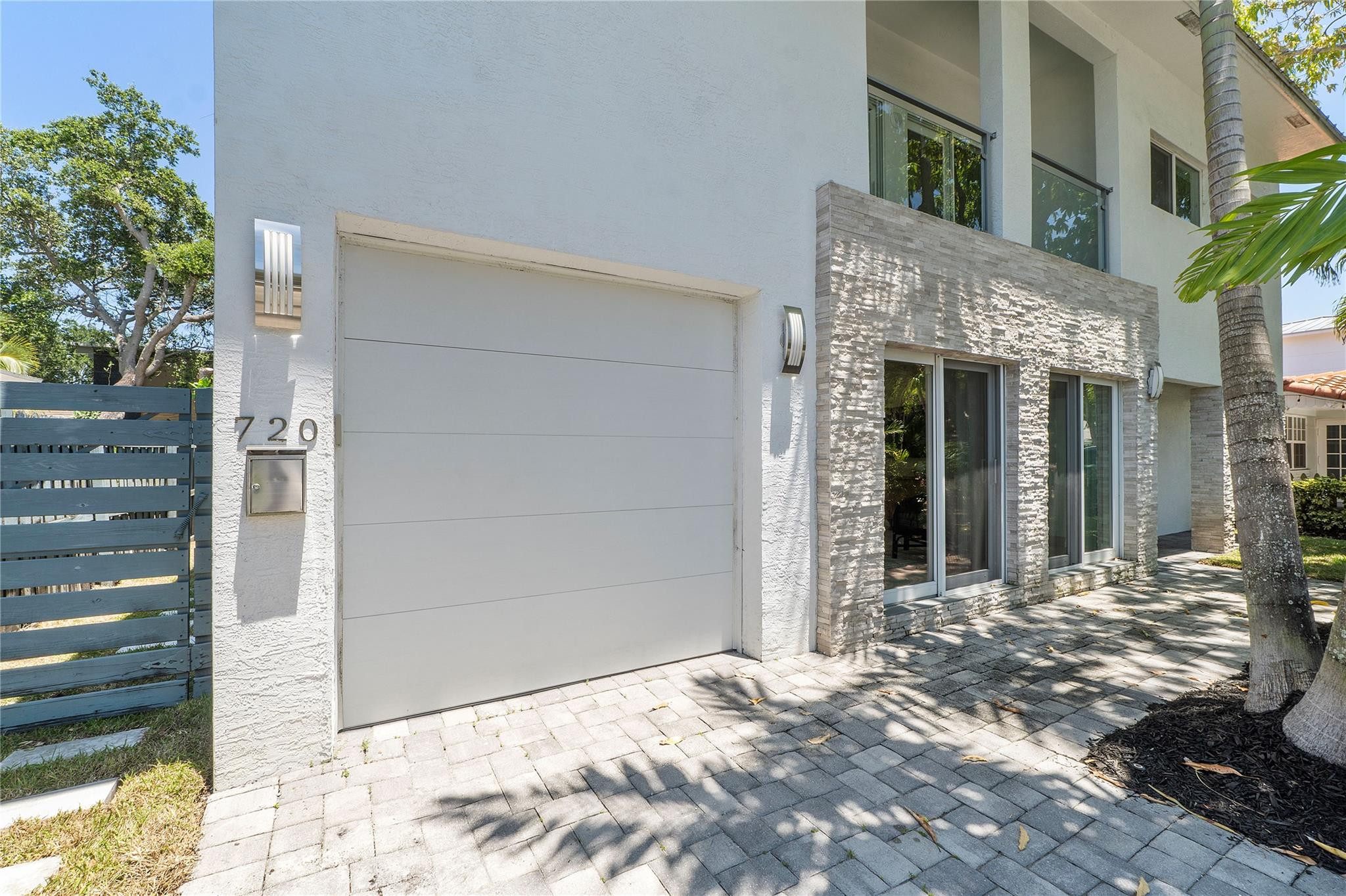 720 Northeast 17th Road Fort Lauderdale, FL 33304 - Photo 8 of 53 Photo 8