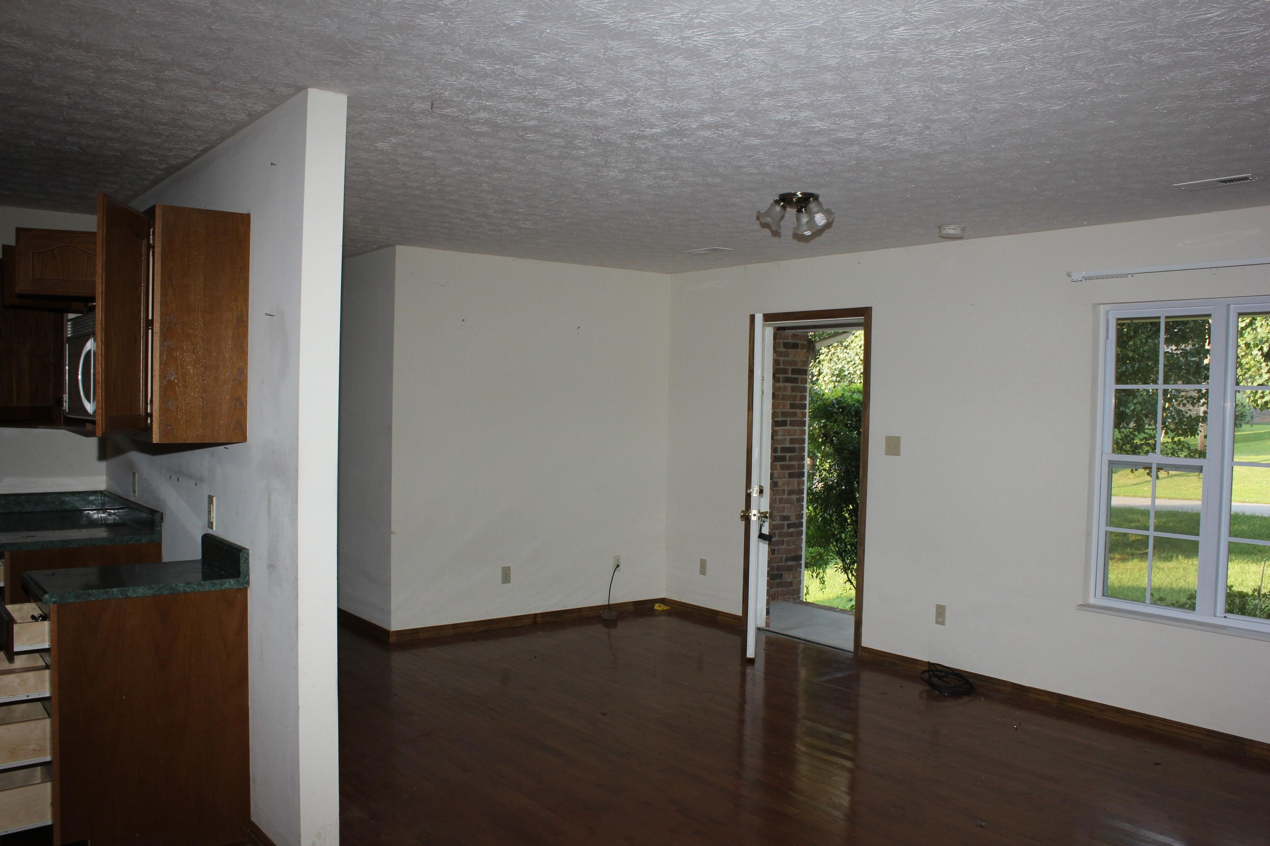 416 McTeer Road Greenback, TN 37742 - Photo 5 of 19 Main level living area