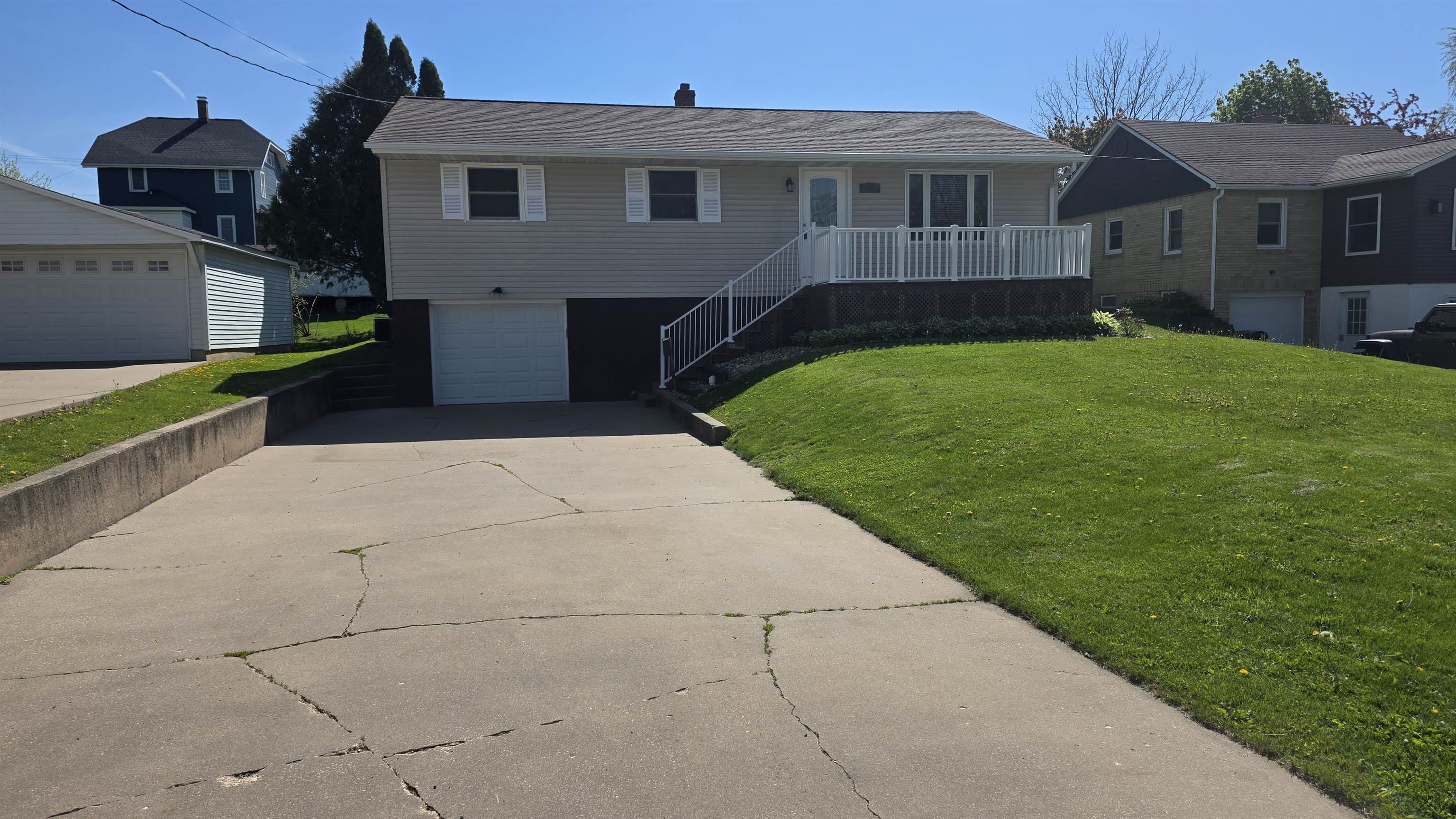 500 South Jefferson Street Lancaster, WI 53813 - Photo 2 of 41
