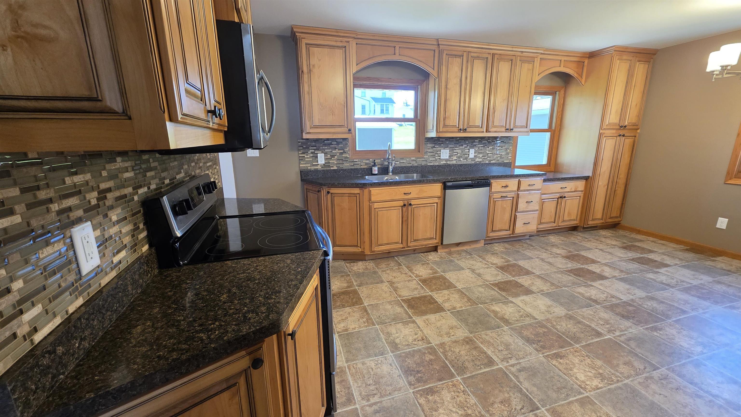 500 South Jefferson Street Lancaster, WI 53813 - Photo 10 of 41