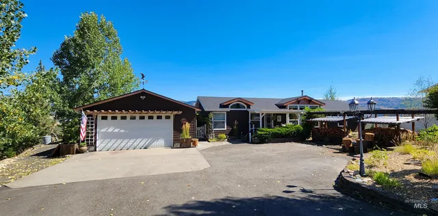 $498,000 | 831 Crest Drive, Kamiah, ID 83536