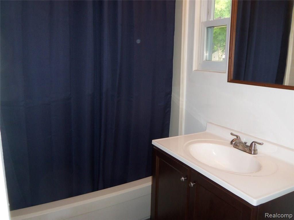 1649 Bowers Road Lapeer, MI 48446 - Photo 17 of 25 100_6903.jpg