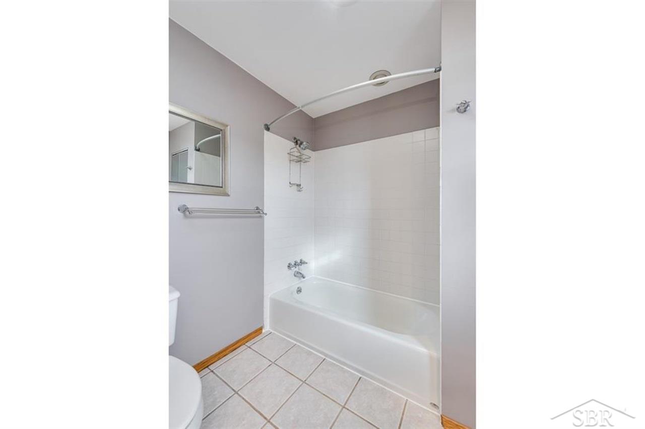 323 West Ridge Road Bay City, MI 48708 - Photo 14 of 33 50005539-13.JPG