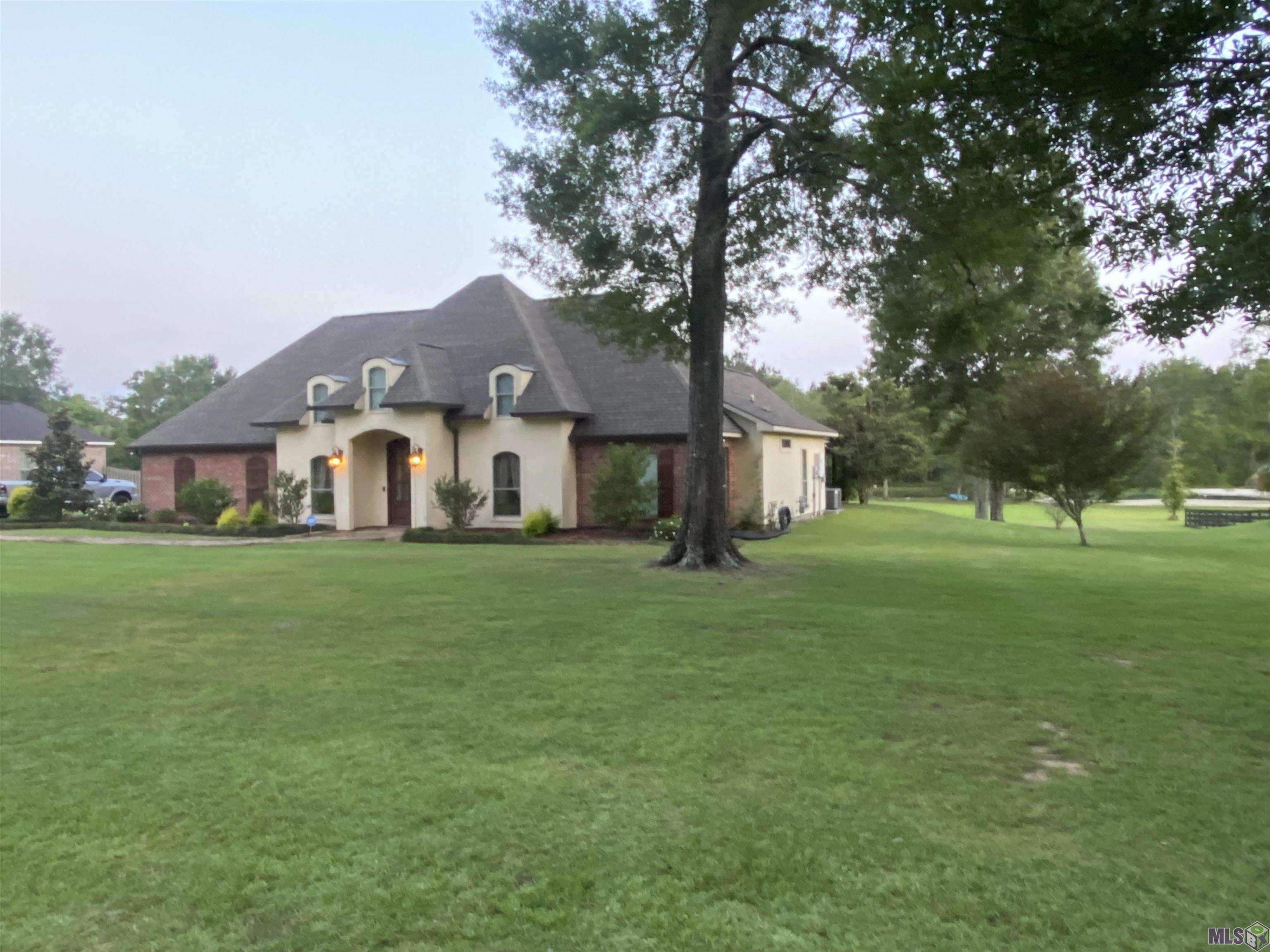 12848 Hammack Road Denham Springs, LA 70726 - Photo 2 of 20 Gallery Image 2