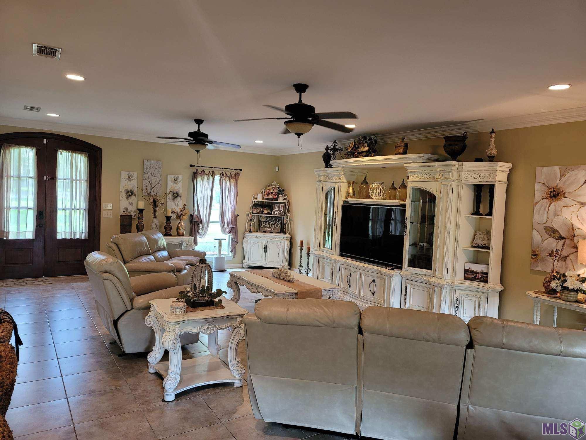 12848 Hammack Road Denham Springs, LA 70726 - Photo 3 of 20 Gallery Image 3