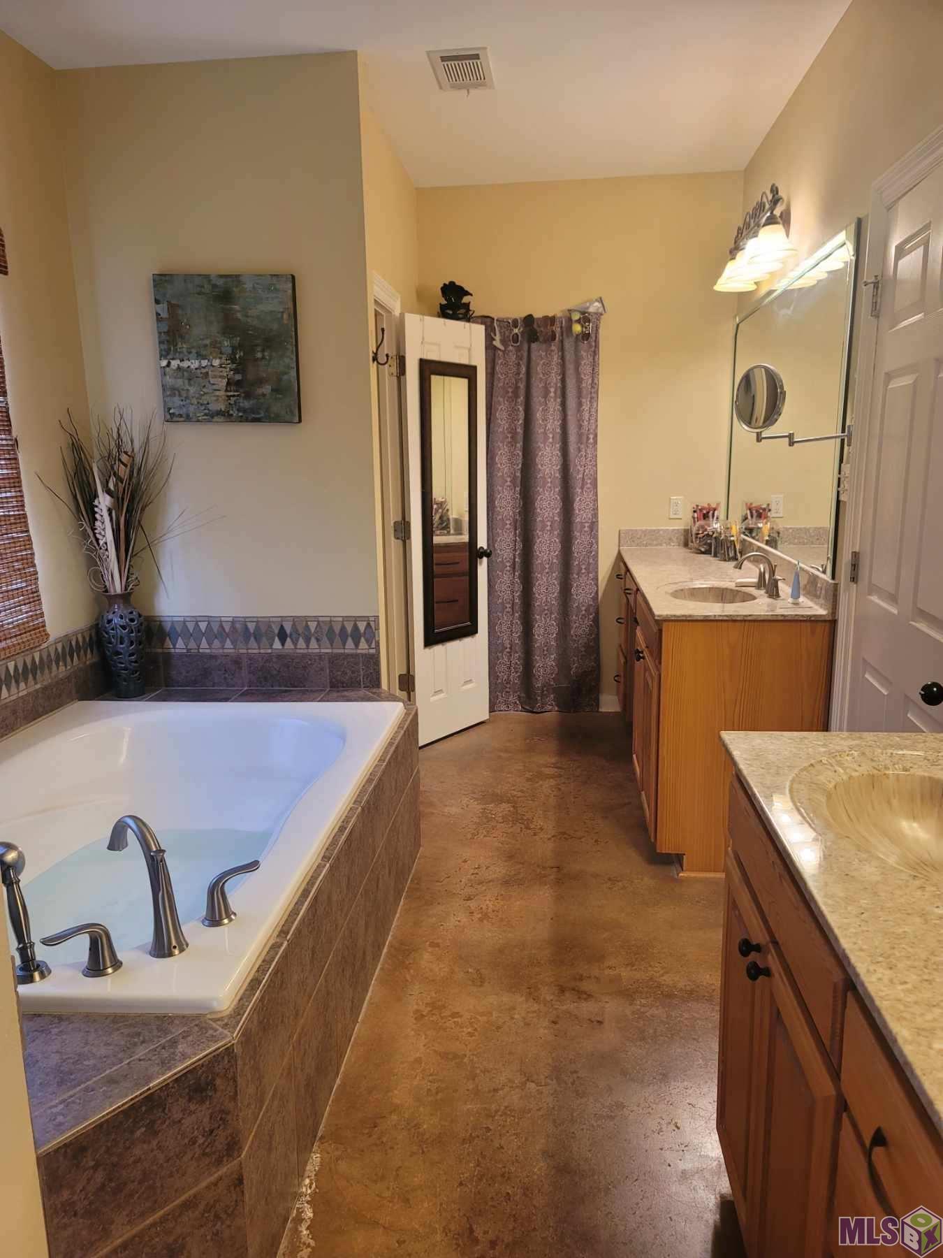 12848 Hammack Road Denham Springs, LA 70726 - Photo 10 of 20 Gallery Image 10