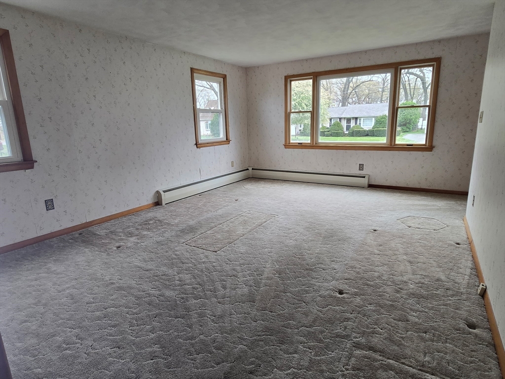 95 Herrman Street West Springfield, MA 01089 - Photo 7 of 21