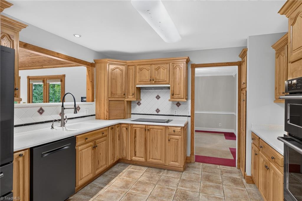 323 Nurse Road Ararat, NC 27007 - Photo 10 of 35 Gallery Image 10