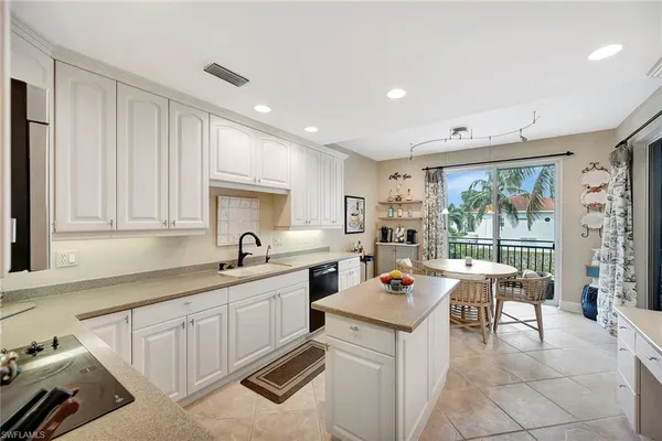 $14,000 | 1004 5th Street South, Unit 502, Naples, FL 34102
