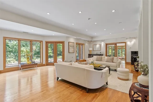 $5,990,000 | 16 Solomon Pierce Road, Lexington, MA 02420