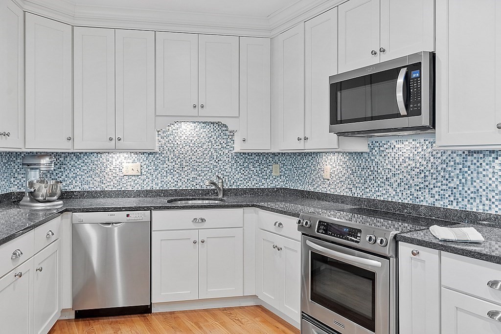 100 Keyes Road, Unit 215 Concord, MA 01742 - Photo 8 of 24 Gallery Image 8