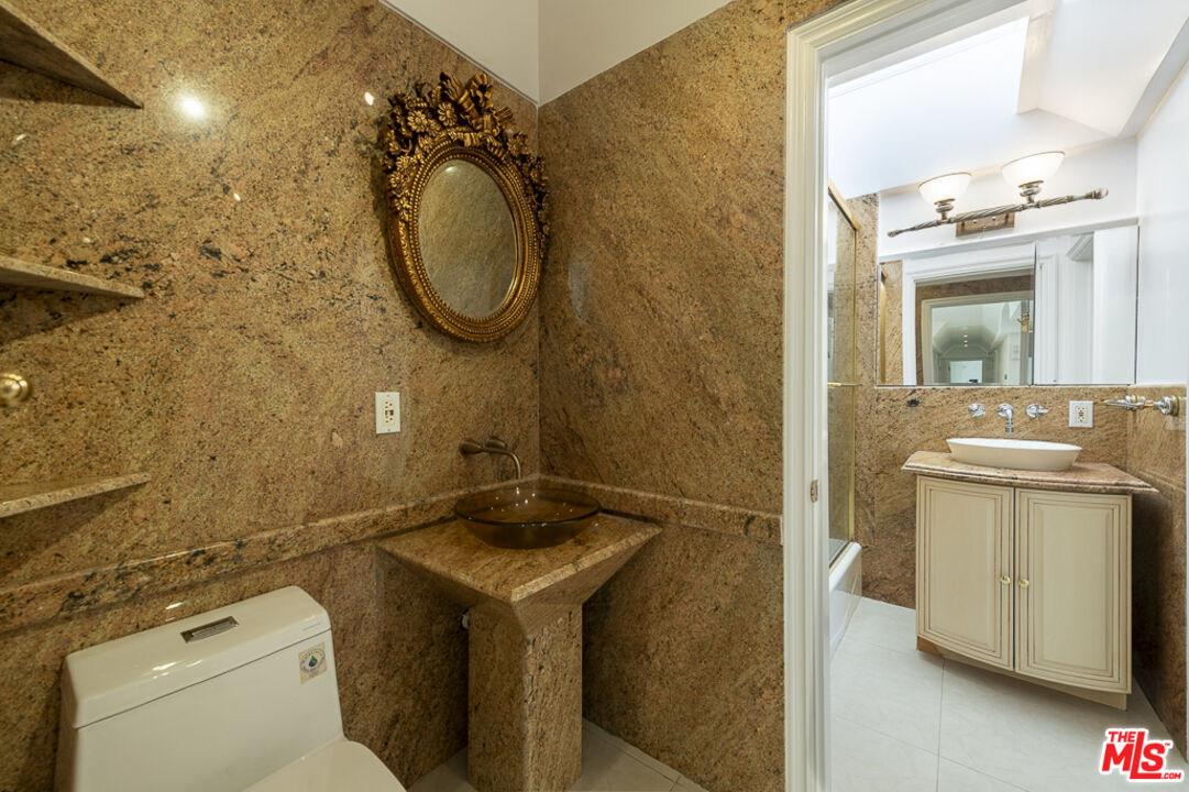 16379 Meadow Ridge Road West Encino, CA 91436 - Photo 27 of 36