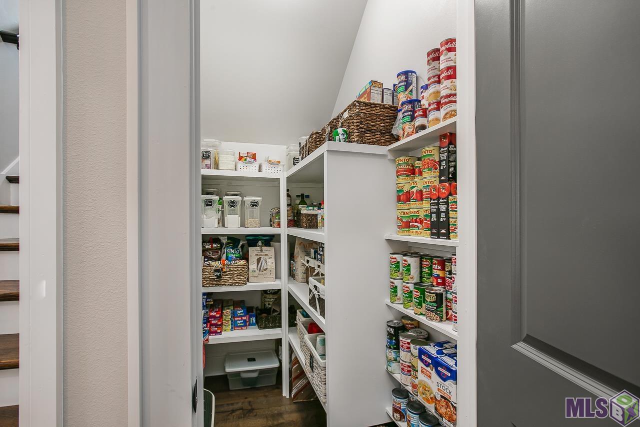 3116 Veranda View Avenue Baton Rouge, LA 70810 - Photo 18 of 39 WALK IN PANTRY