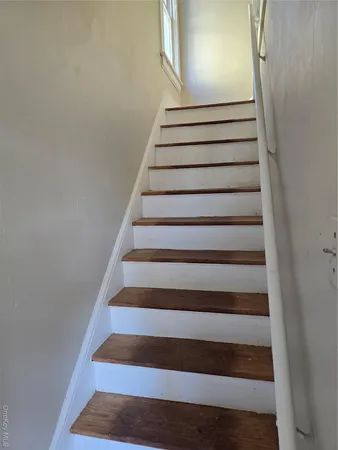 $2,300 | 25 Roosevelt Avenue, Unit 2, Poughkeepsie, NY 12601