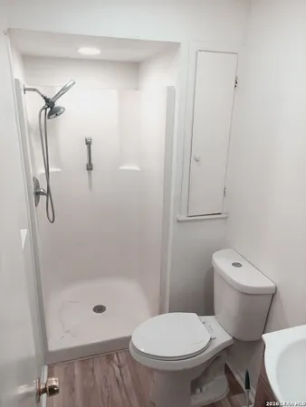$1,450 | 7526 Valley Oak, Live Oak, TX 78233