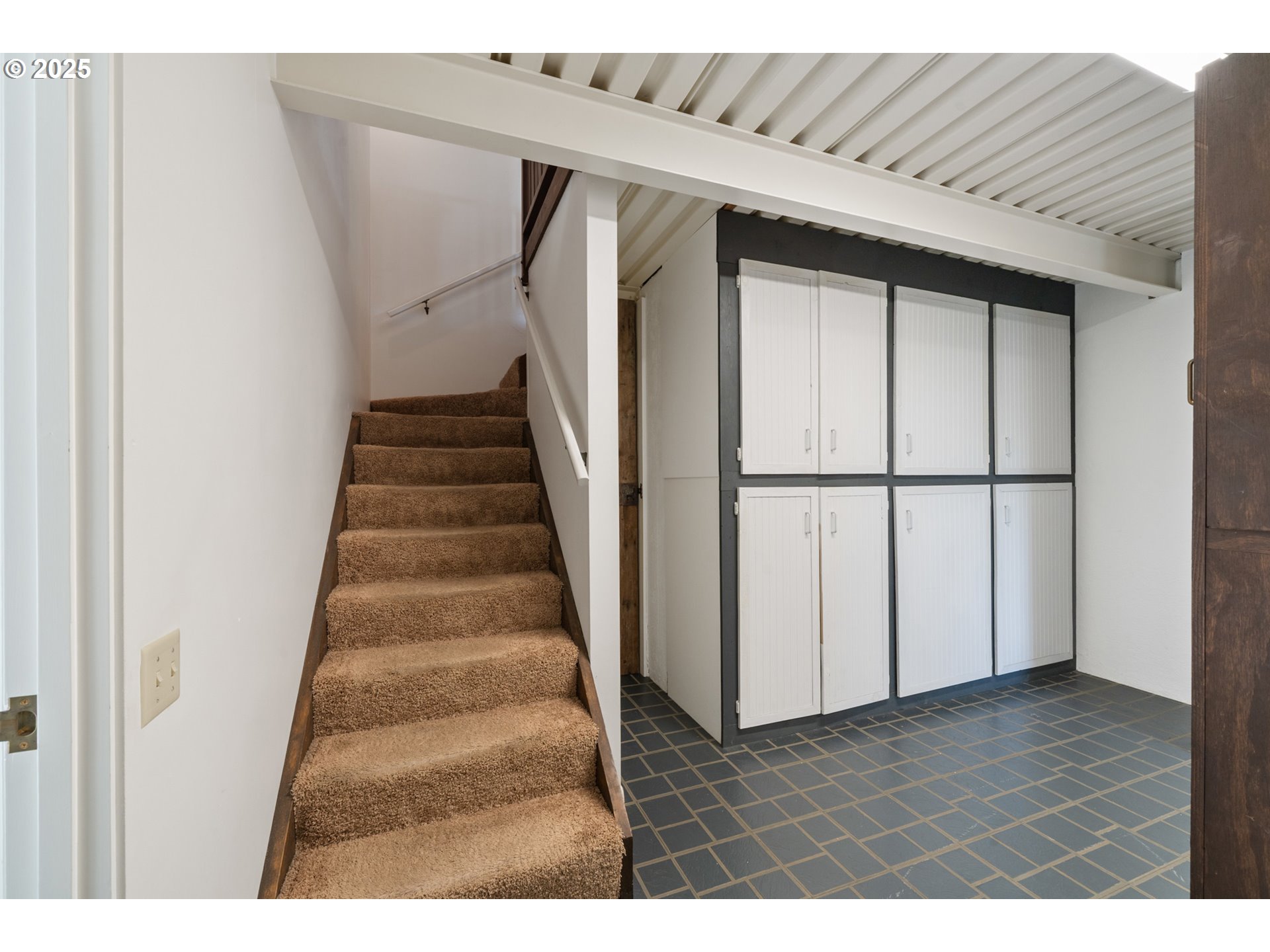 56100 High Point Road Otis, OR 97368 - Photo 28 of 47 a view of entryway with wooden floor