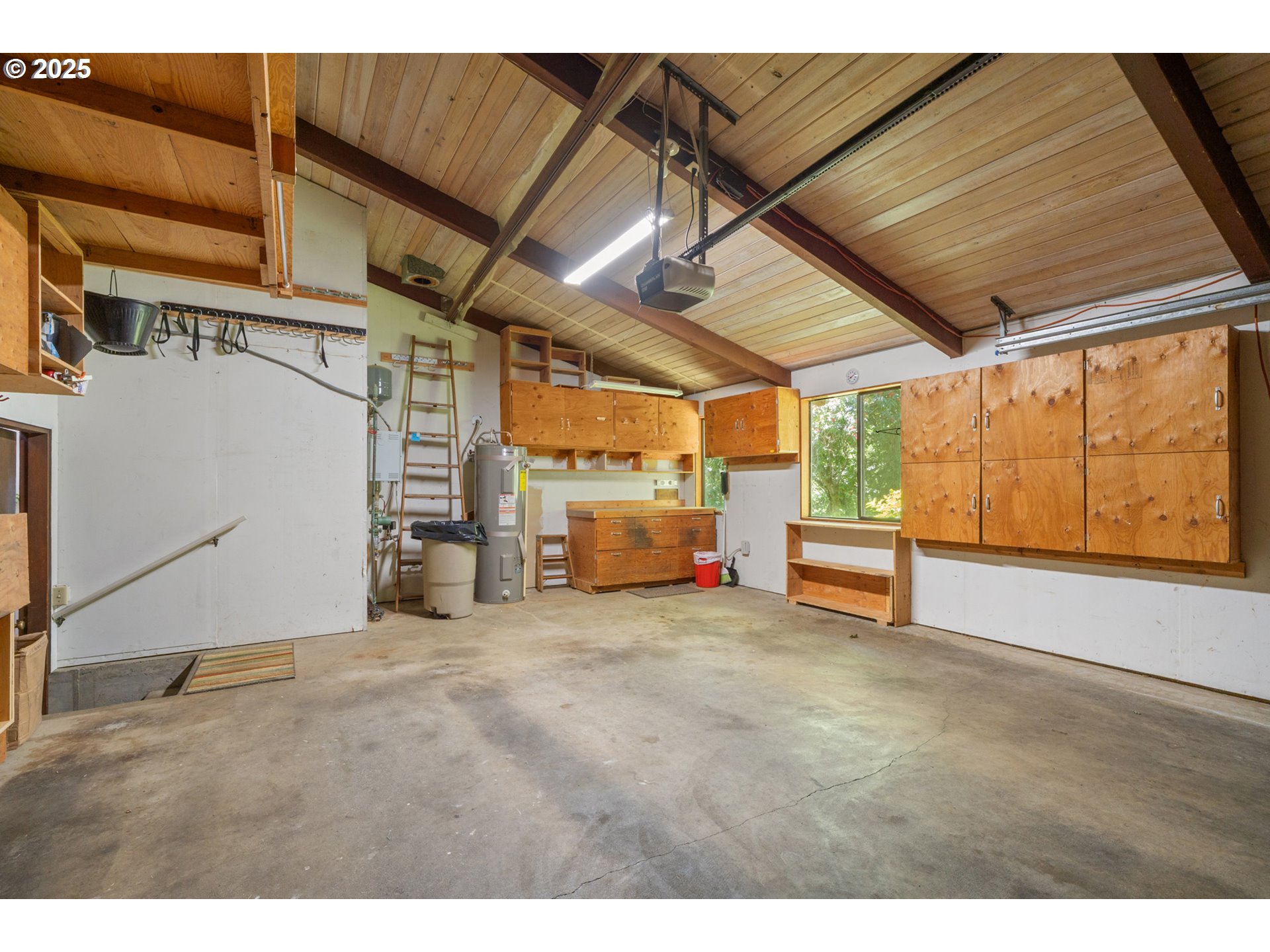 56100 High Point Road Otis, OR 97368 - Photo 35 of 47 a view of a garage