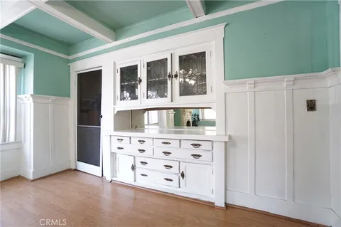 $699,998 | 1323 West 41st Street, Los Angeles, CA 90037