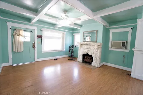 $699,998 | 1323 West 41st Street, Los Angeles, CA 90037