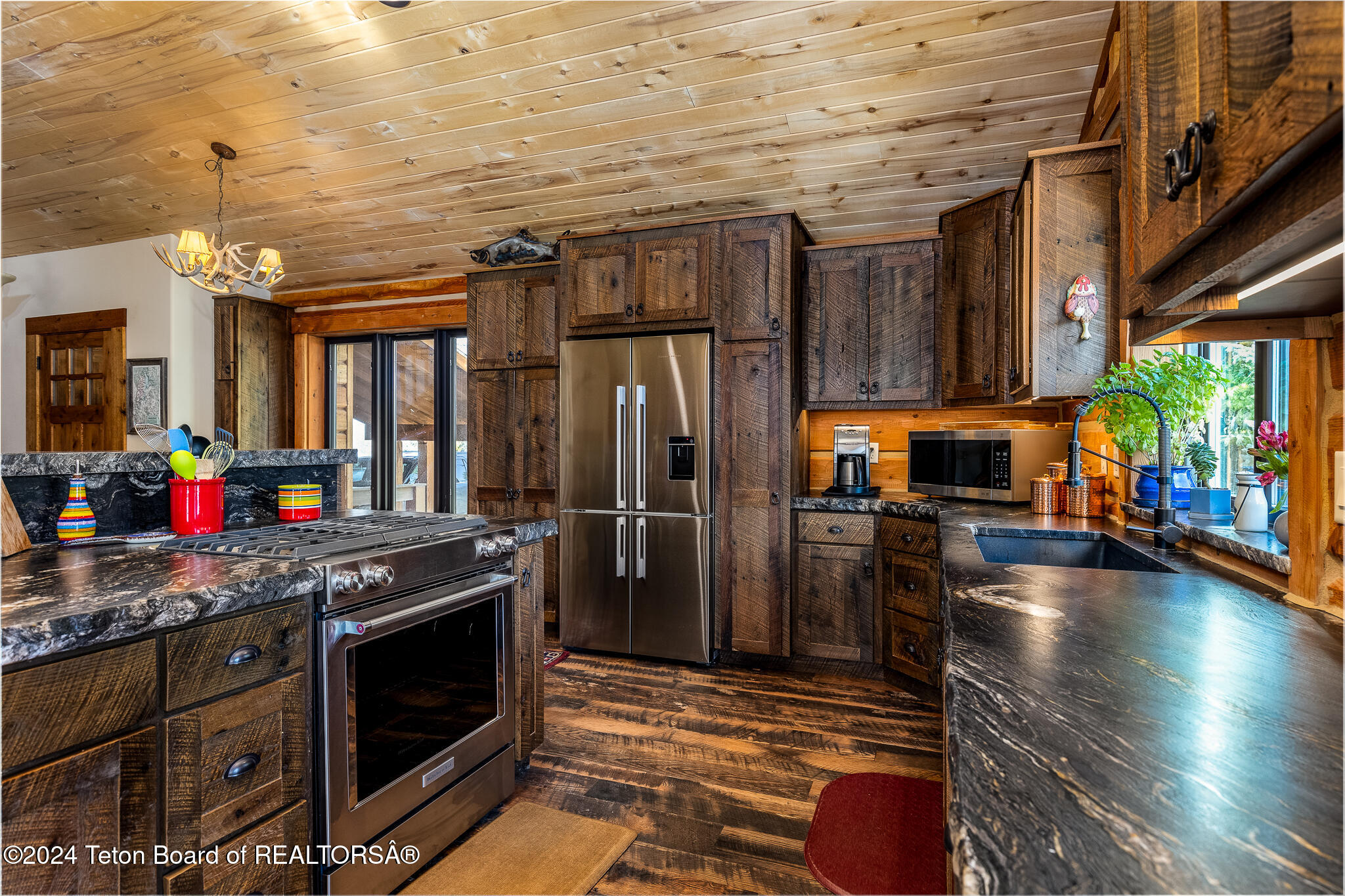 1905 Beaver Drive Alta, WY 83414 - Photo 15 of 73 Kitchen
