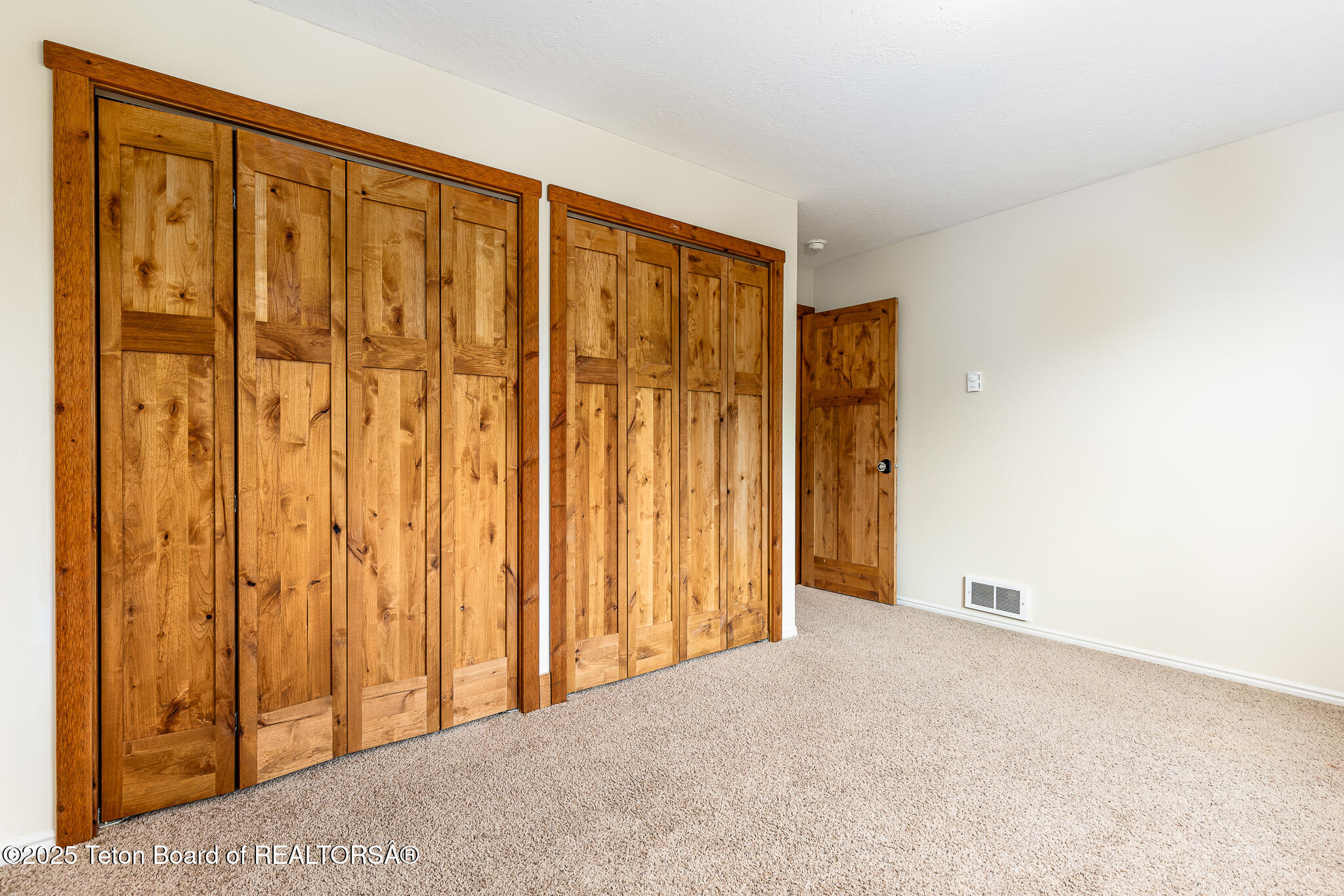 1905 Beaver Drive Alta, WY 83414 - Photo 29 of 73 Upstairs Bed 1