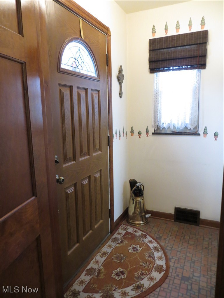 4651 Broadale Road Cleveland, OH 44109 - Photo 17 of 50 Gallery Image 17