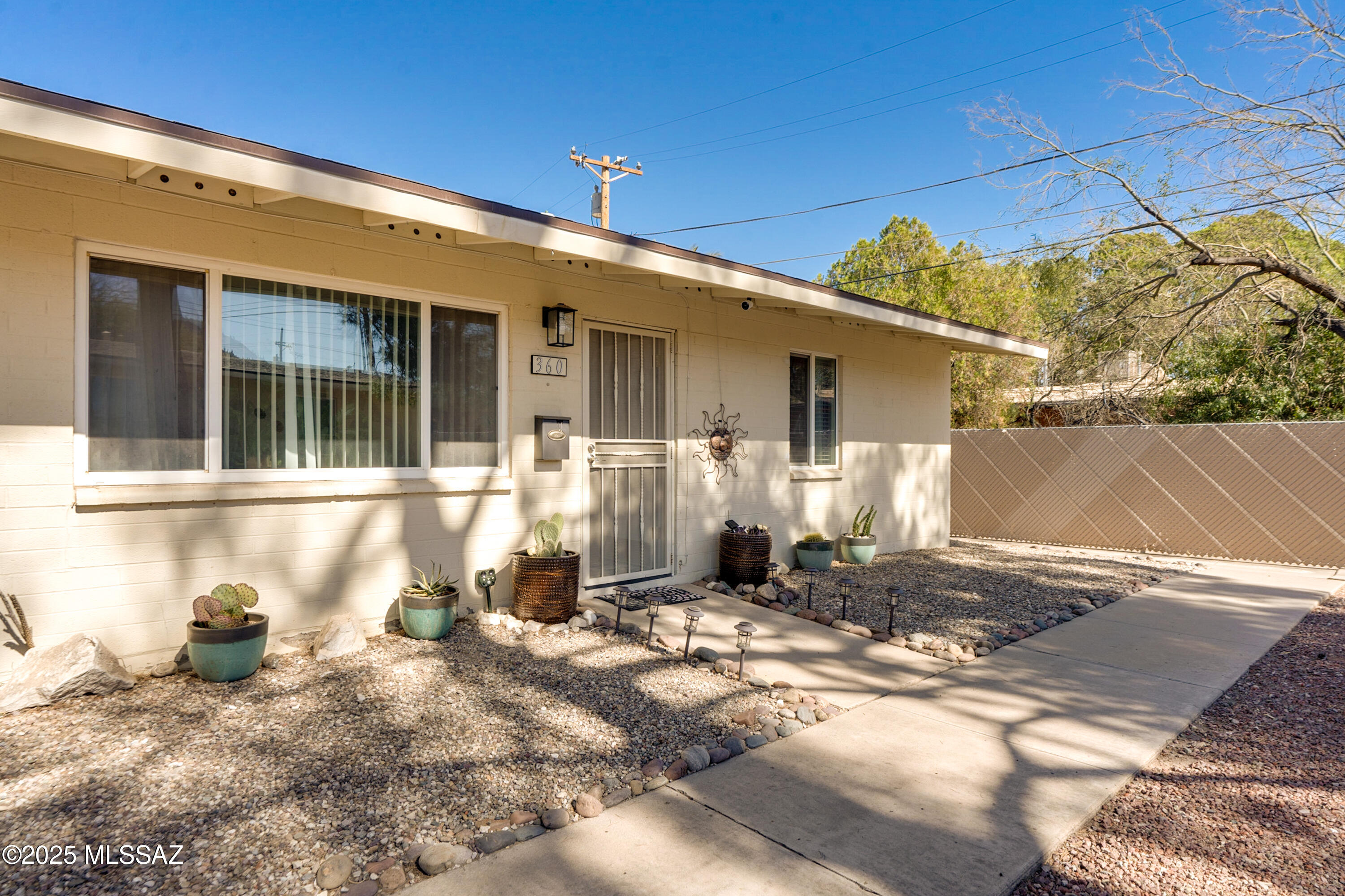 360 North Silverbell Road Tucson, AZ 85745 - Photo 3 of 34 Gallery Image 3
