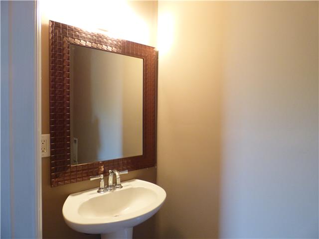 217 South Valley Road Hendersonville, TN 37075 - Photo 8 of 11 Gallery Image 8