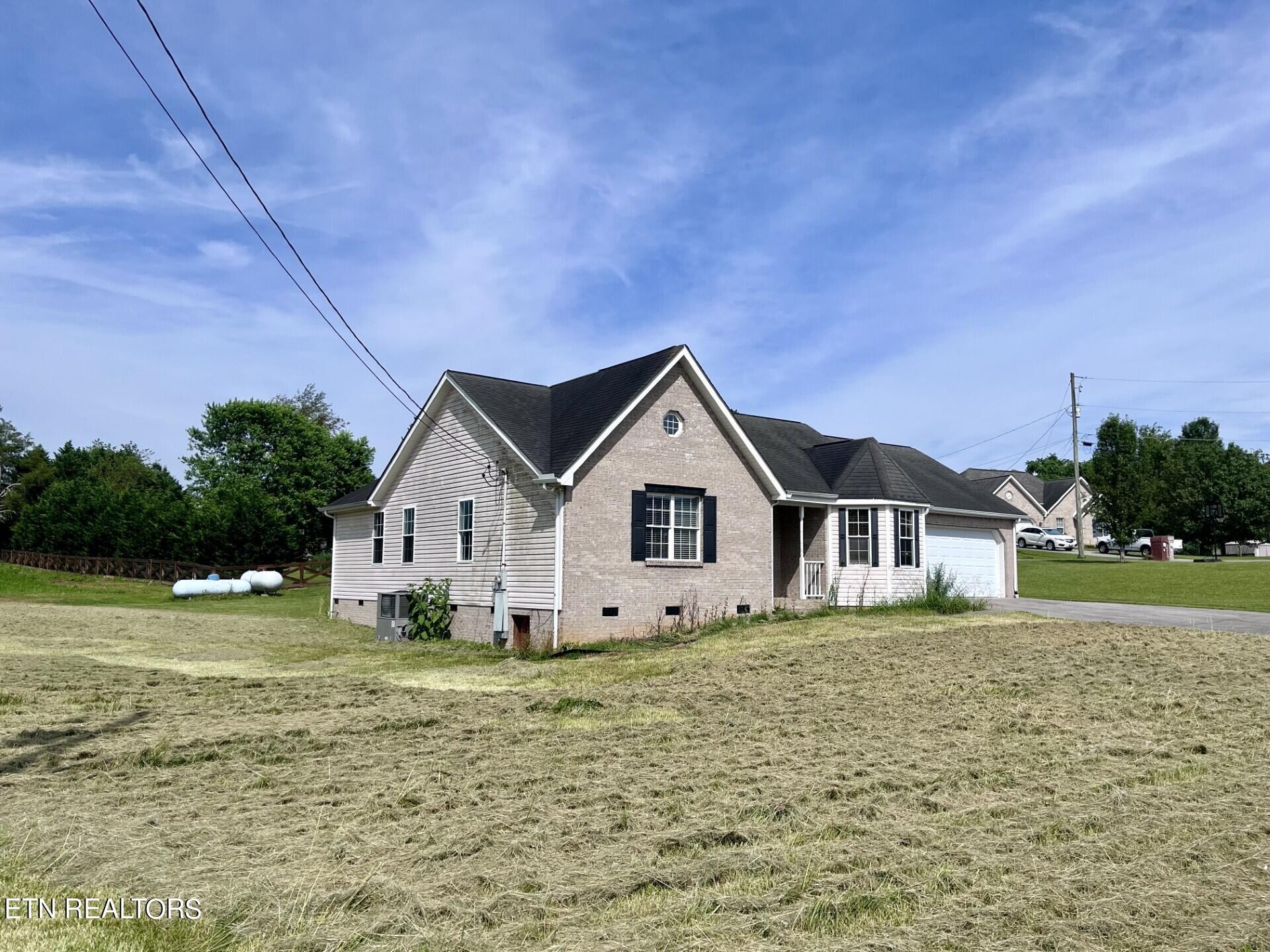 265 Pecan Circle Corryton, TN 37721 - Photo 2 of 21