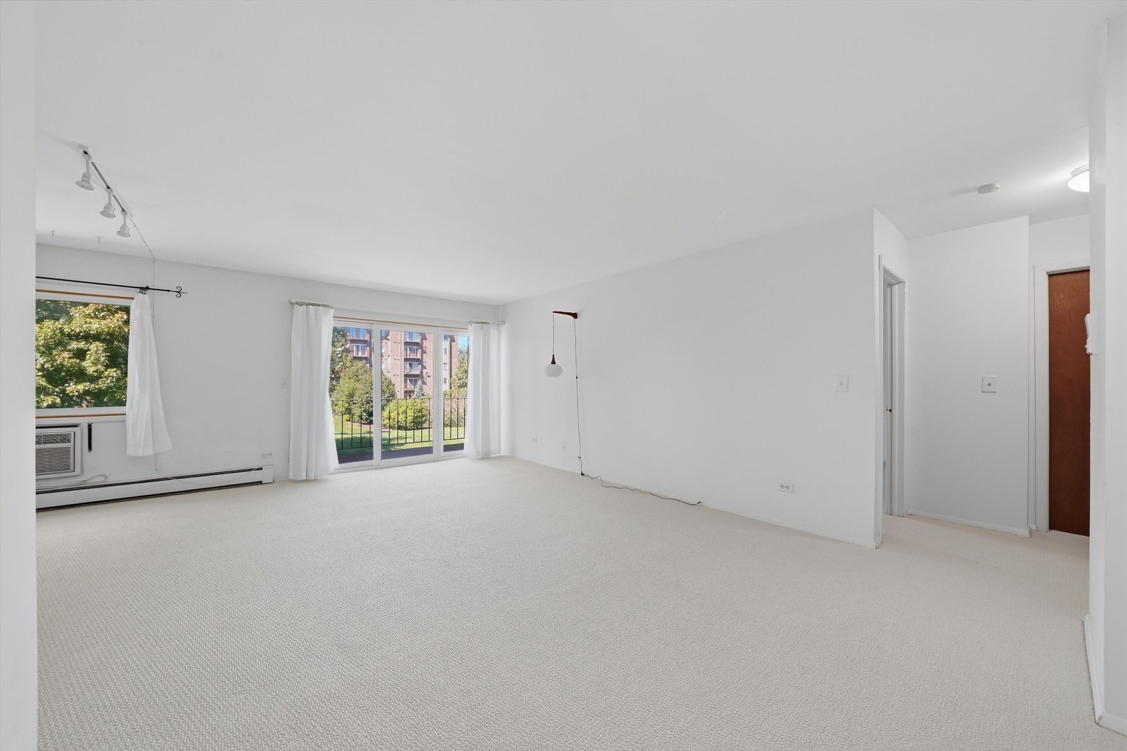 10361 Dearlove Road, Unit 2C Glenview, IL 60025 - Photo 4 of 16 Gallery Image 4