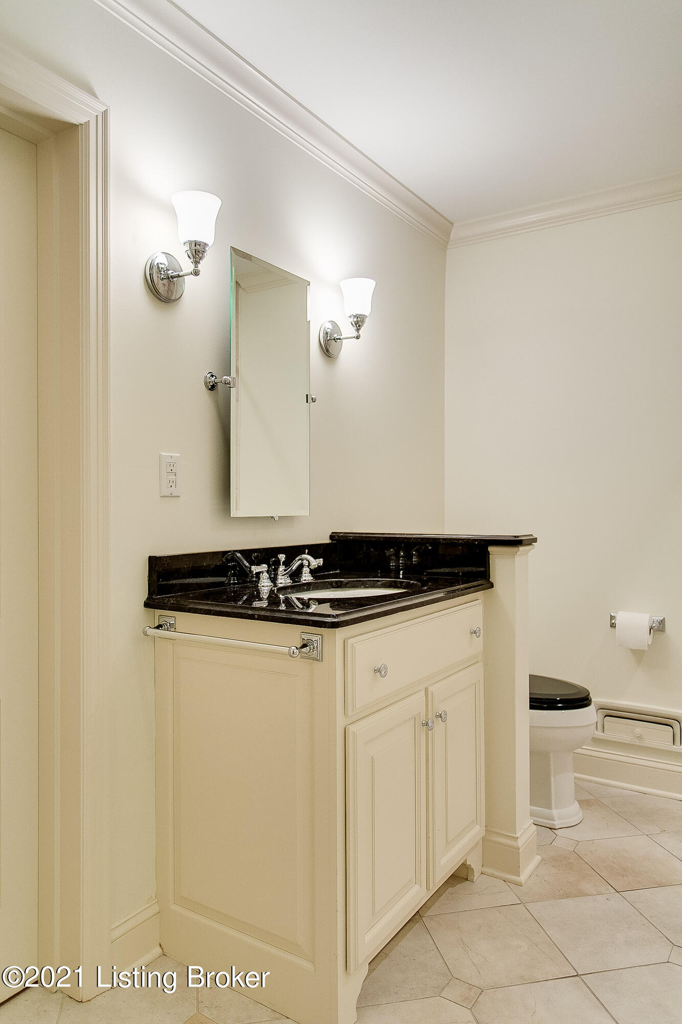 210 Sequoya Road Louisville, KY 40207 - Photo 39 of 68 210 Sequoya Rd-30