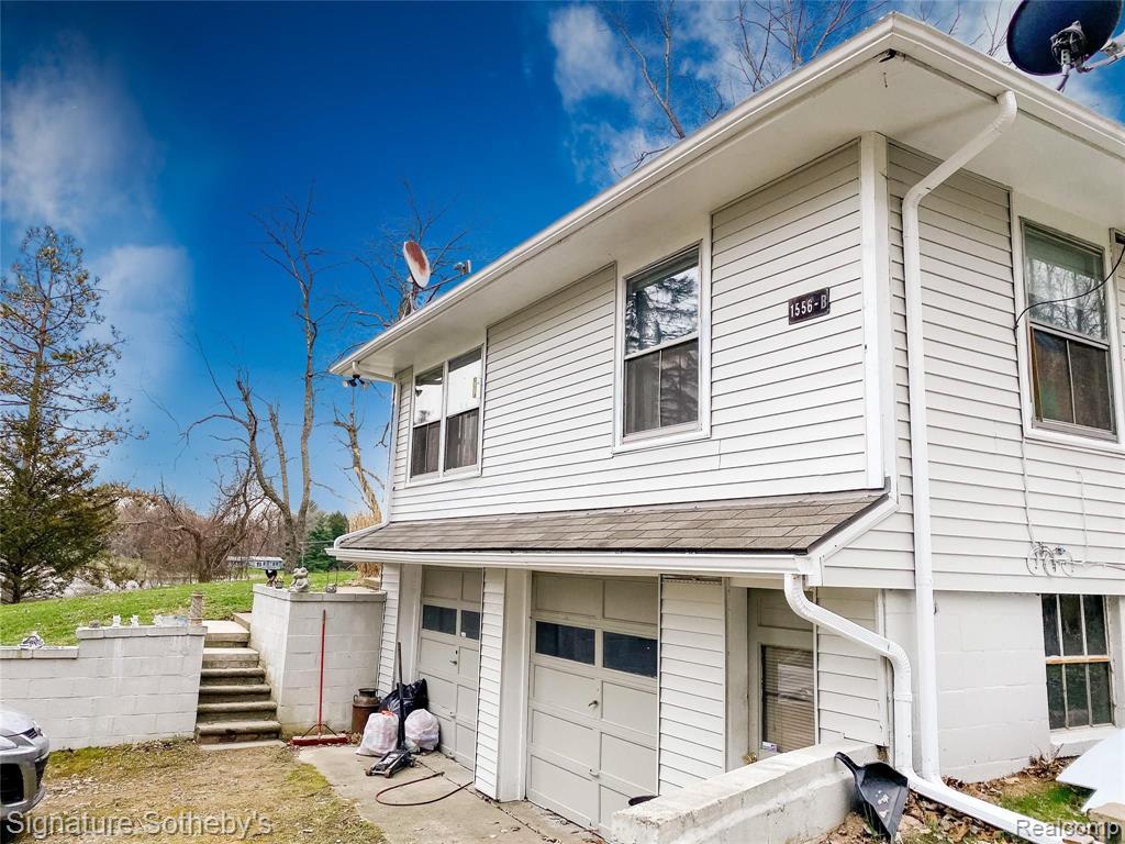 1556 Rochester Road Leonard, MI 48367 - Photo 38 of 51