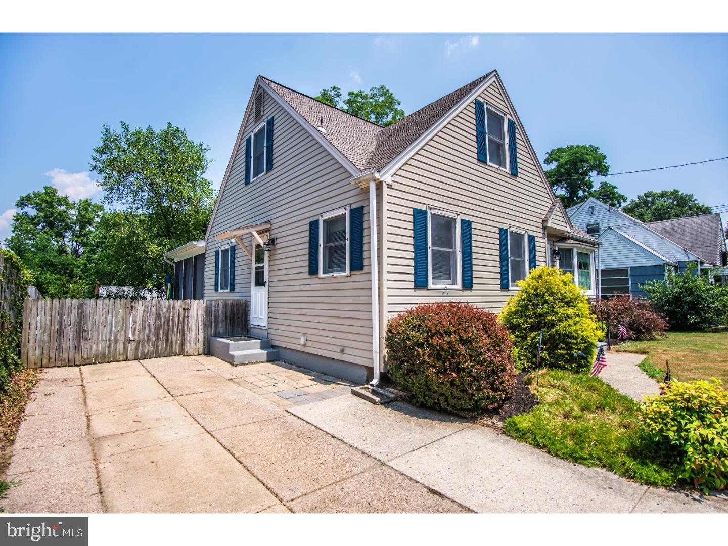 45 Ridgley Street Mount Holly, NJ 08060 - Photo 2 of 25