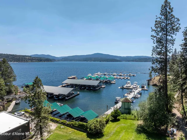 $300,000 | 1100 East Lakeshore Drive, Unit E7, Coeur D'Alene, ID 83814