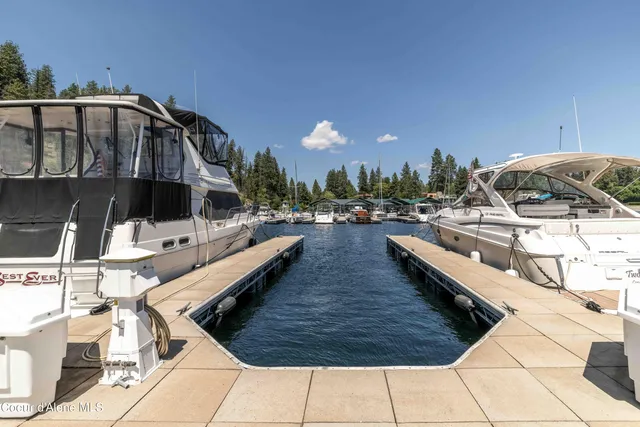 $300,000 | 1100 East Lakeshore Drive, Unit E7, Coeur D'Alene, ID 83814