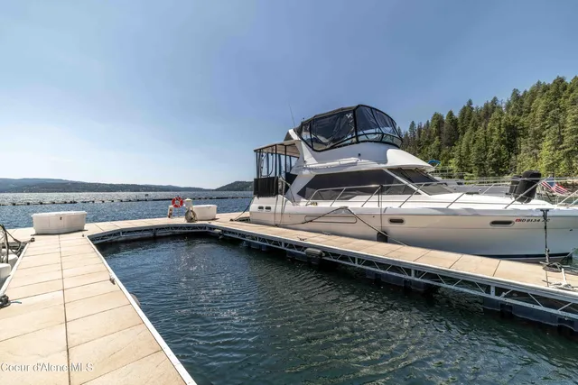 $300,000 | 1100 East Lakeshore Drive, Unit E7, Coeur D'Alene, ID 83814