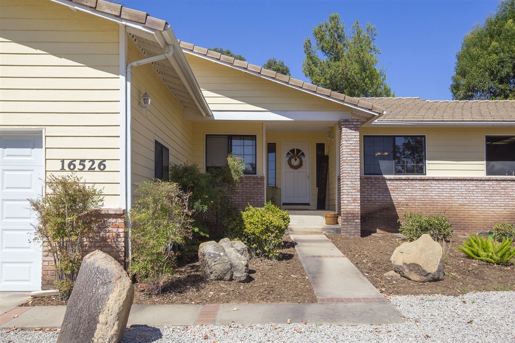 16526 Dartolo Road Ramona, CA 92065 - Photo 2 of 10 Gallery Image 2