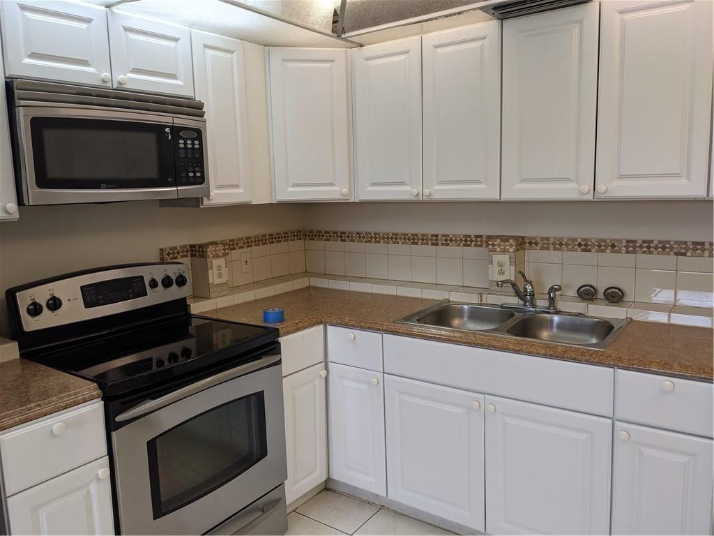 3034 Hythe B, Unit 3034 Boca Raton, FL 33434 - Photo 3 of 14 Photo 3