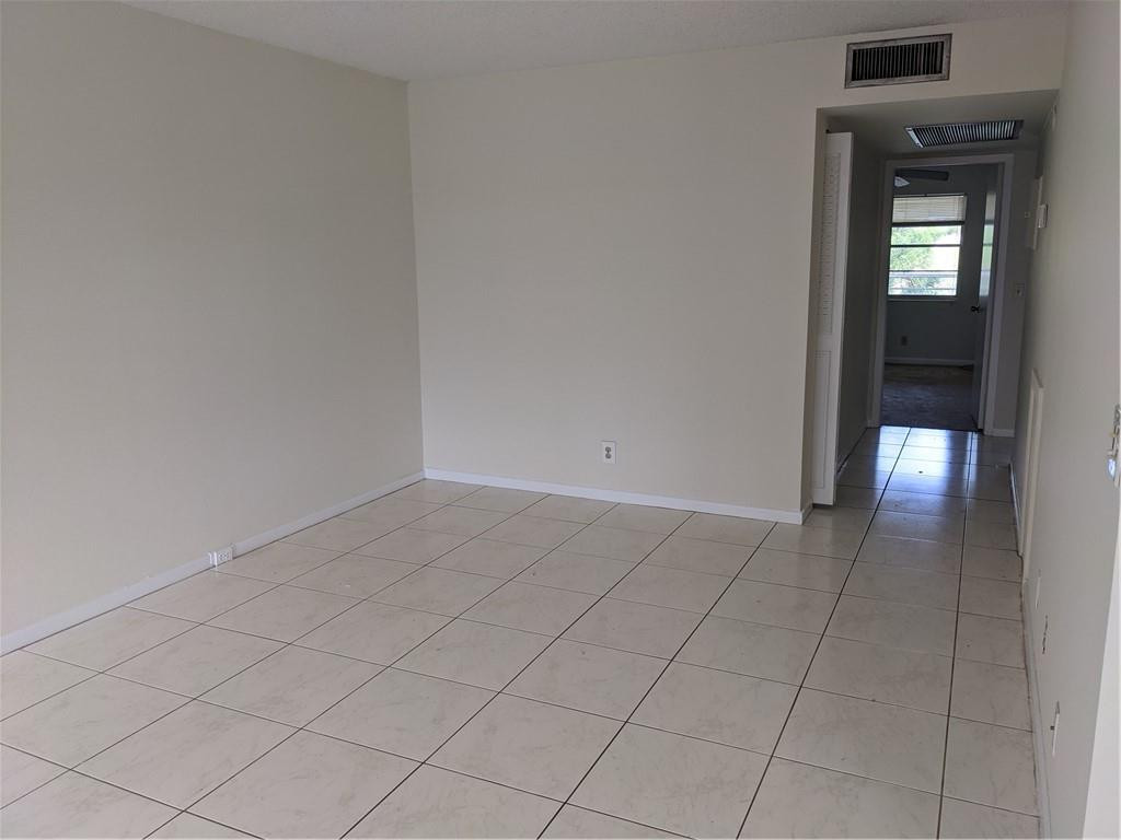 3034 Hythe B, Unit 3034 Boca Raton, FL 33434 - Photo 4 of 14 Photo 4