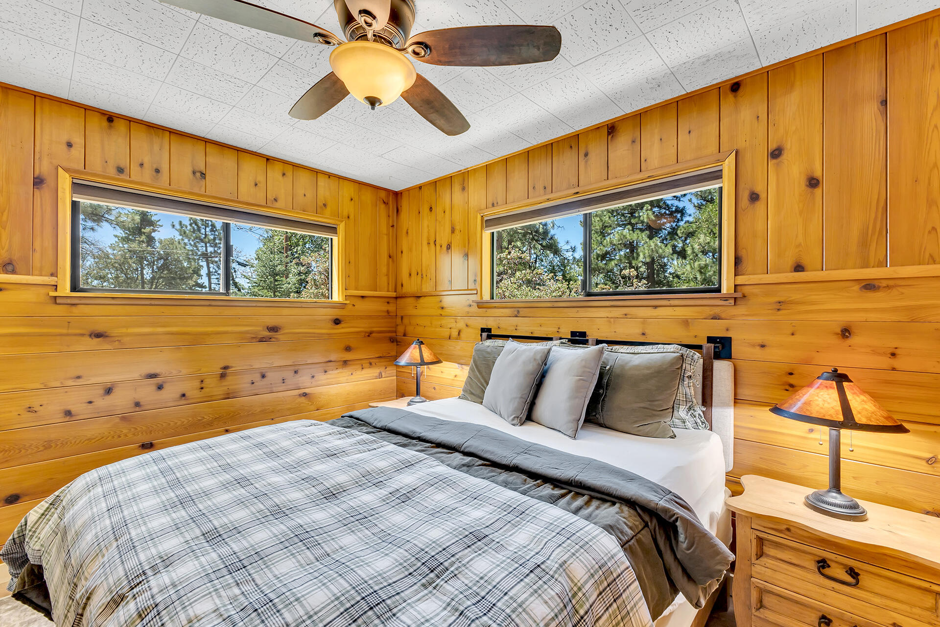 52646 Chickadee Lane Idyllwild, CA 92549 - Photo 5 of 73 a bedroom with a bed and a window