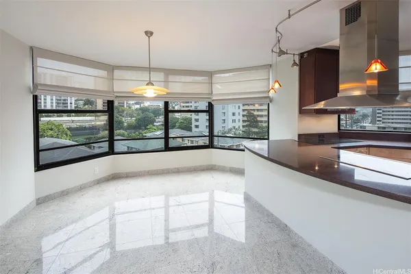$3,675 | 1221 Victoria Street, Unit 501, Honolulu, HI 96814